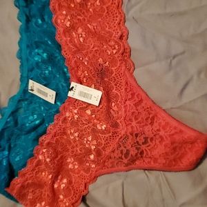 NWT 2 pair Torrid sz 2 lace thongs